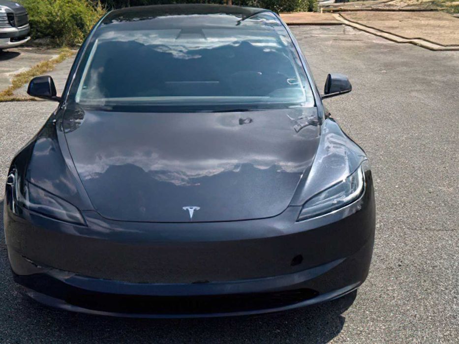 Tesla Model 3      2025