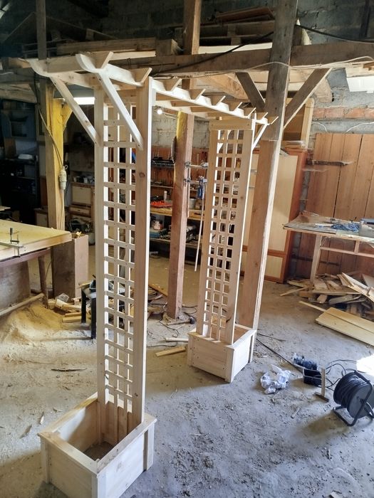 Pergola z donicami