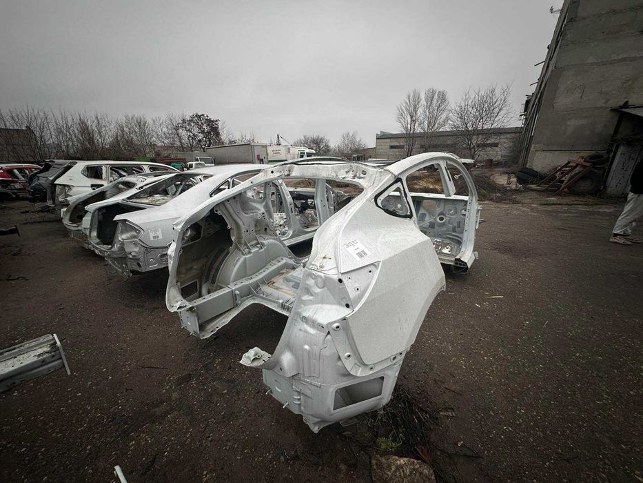 Tesla Model Y  Тесла модел Y четверть передняя задняя с разборки