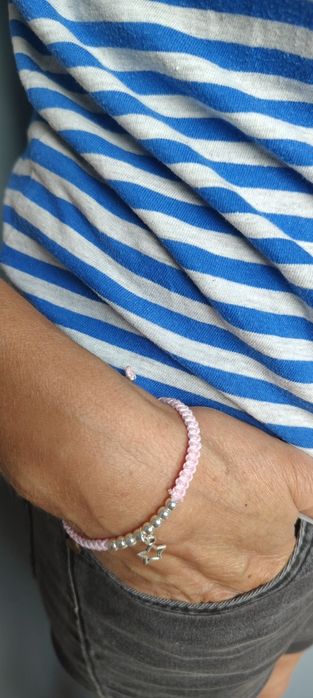 Bransoletka ze sznurka.