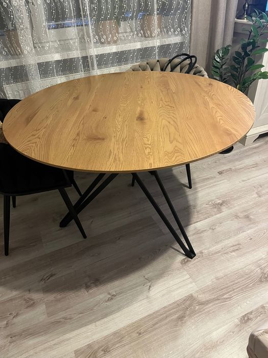 Stół okragly blat kolor drewna