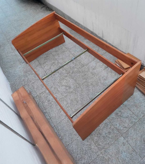 Vendo Estrutura de Cama solteiro 100x200cm