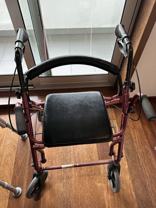 Andador com Rodas e Assento para Idosos / Mobilidade Reduzida - 30€