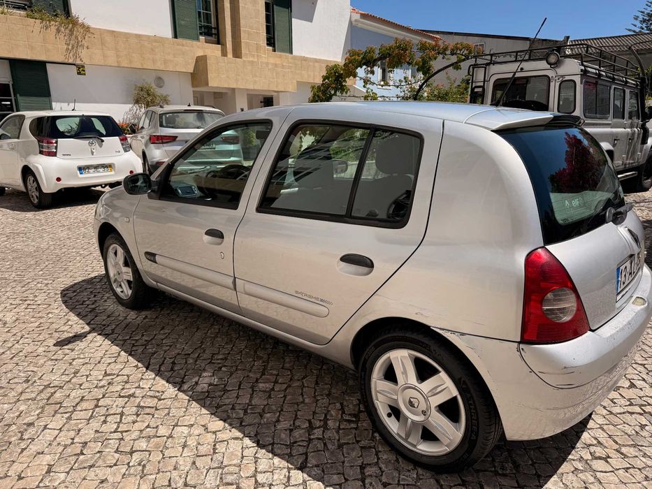 RENAULT CLIO 1.2 16V – Extreme - 2005 - c/Ar Condicionado