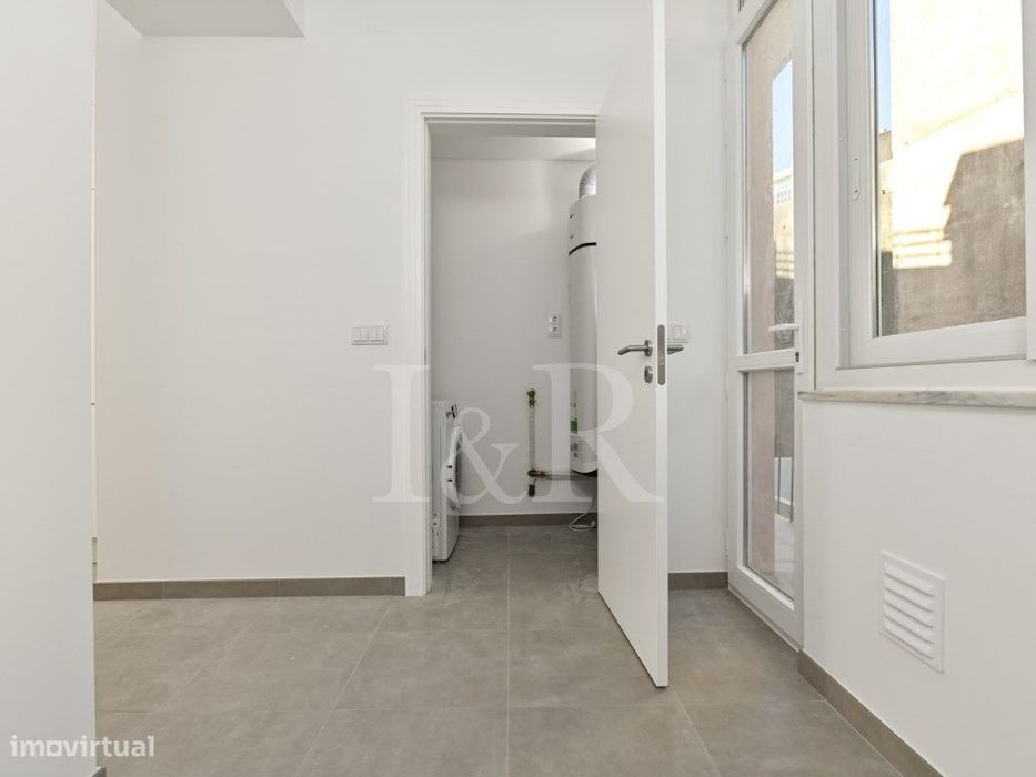 Apartamento T0 com terraço, em Arroios, Lisboa