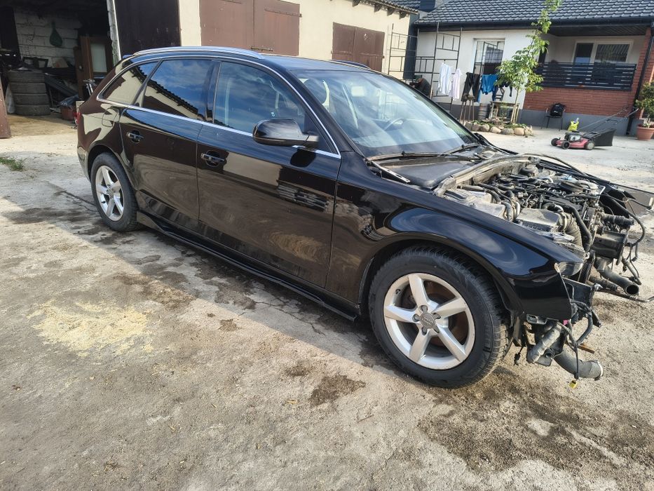 Sprzedam Audi A4 B8 polift uszkodzone