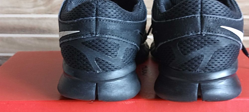 Кросівки  " NIKE " (FREE RUN 2)  (40р)