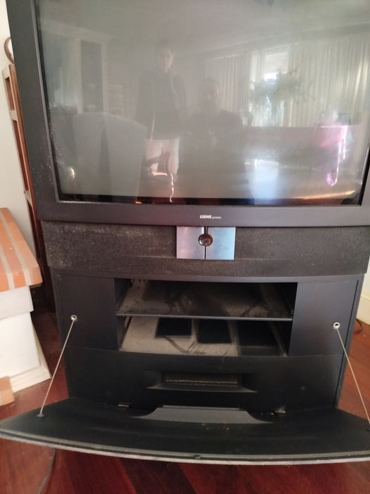 Televisor Antigo da LOEWE a funcionar