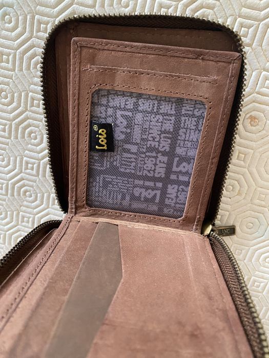 Carteira, pulseiras e oculos