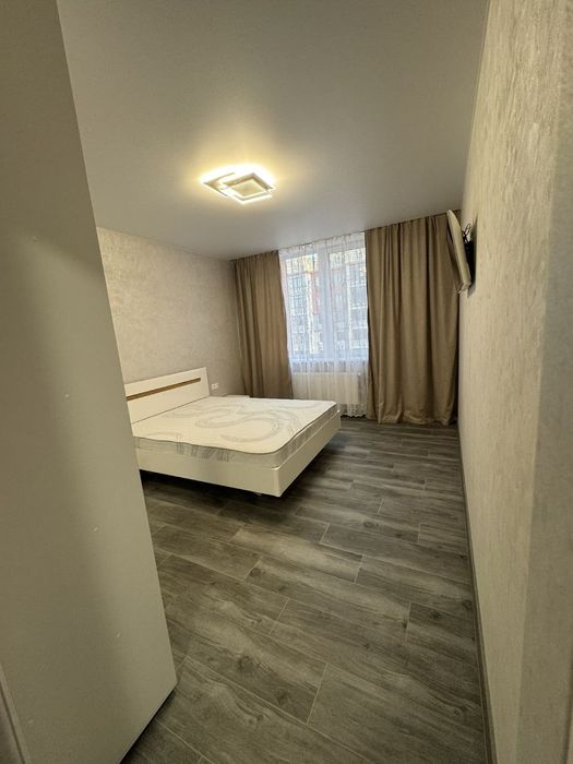 Сдам Новую квартиру с Евроремонтом на Днепродороге /Марсельская