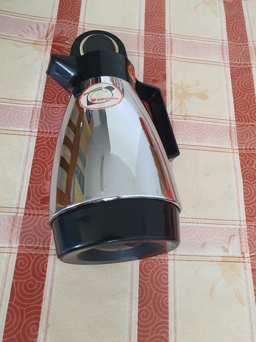 Jarro térmico para calor ou frio