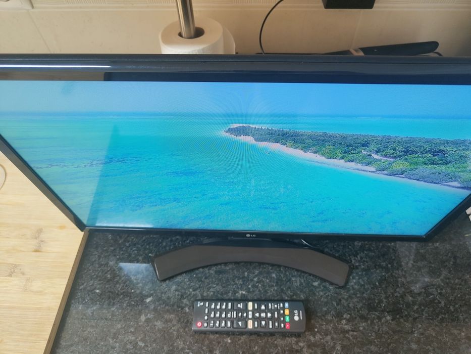 Smart TV Monitor Led 24" Full HD