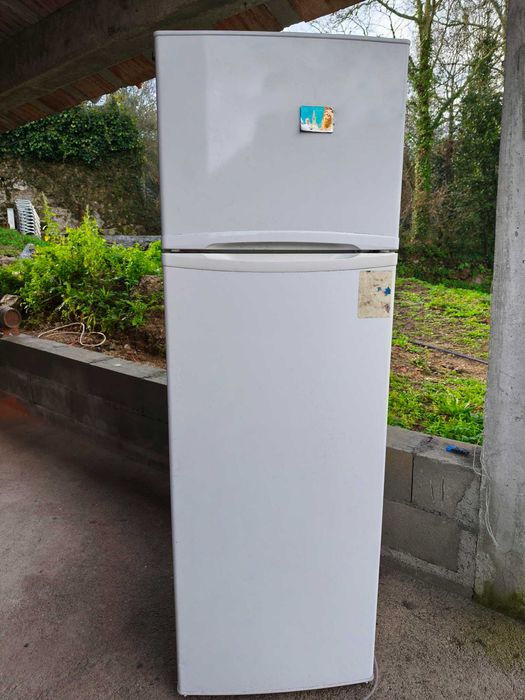 Frigorífico - CANDY (1.60m de altura)