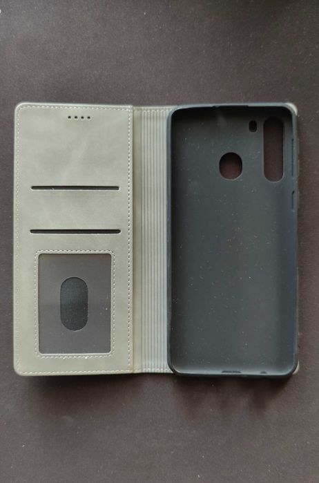 Чохли-книжки для Meizu M3s та Gussim для Samsung