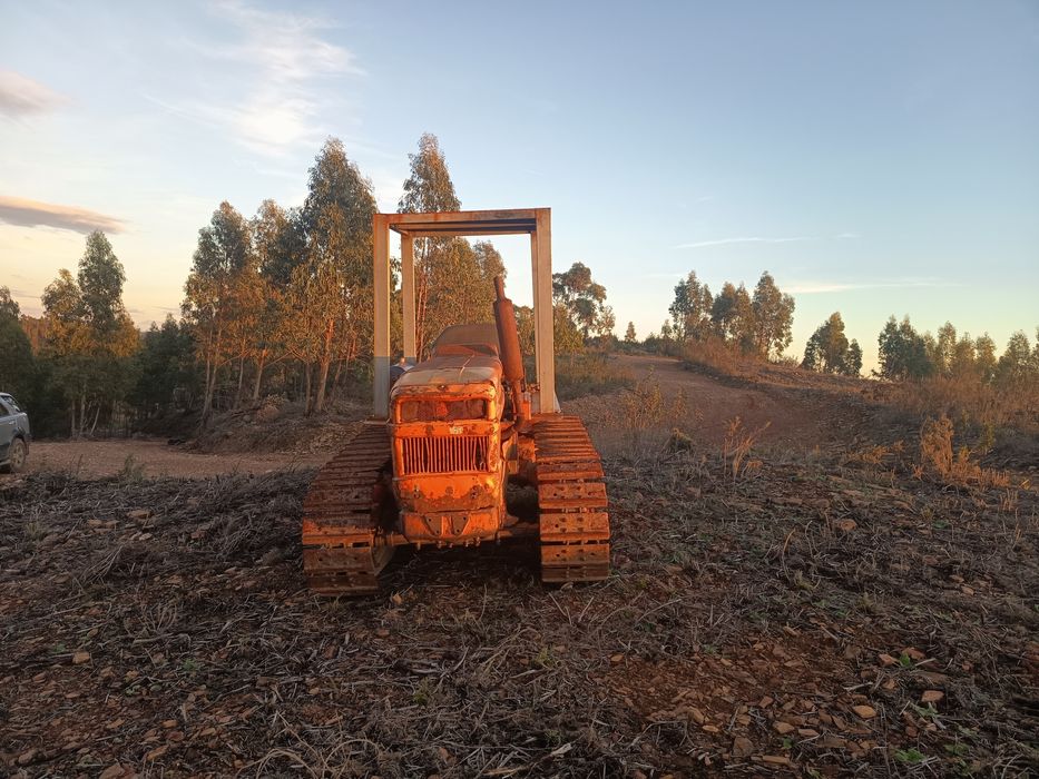 Trator Fiat de rastos