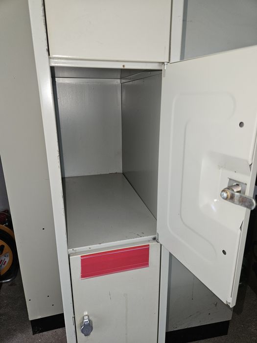 Szafka metalowa używana