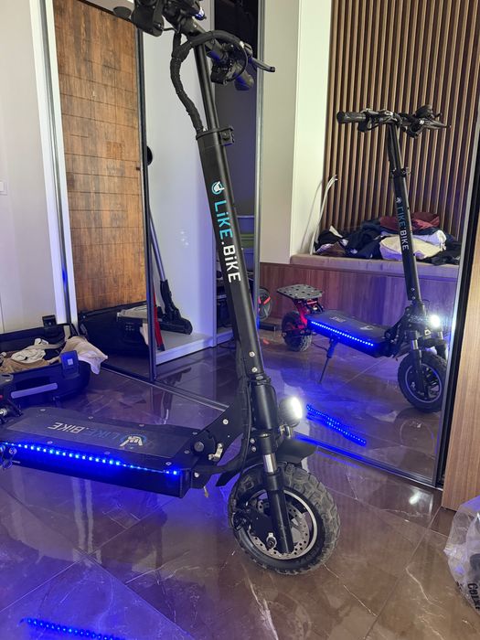Like.Bike Solo 780 Wh. У хорошому стані, все працює. Потужна батарея, добре їде. Є невеликий люфт у рульовій колонці. Можна перевірити. Зарядка є комп