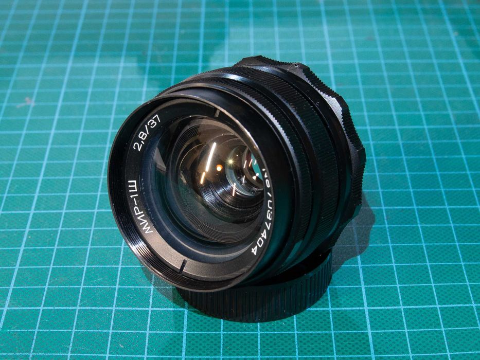 Lente Soviética Mir-1Sh 37mm f/2.8 M42