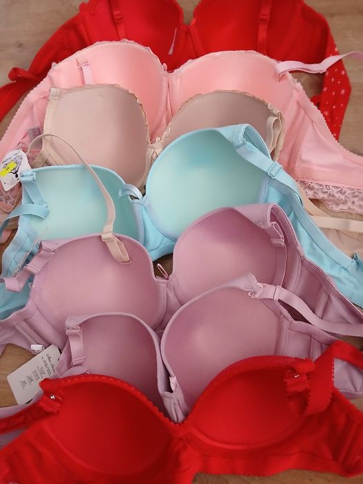 Biustonosze 36/80 B 7 sztuk. (8)