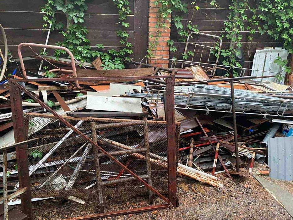 Металобрухт. Вивіз металу. Продати металолом. Сдать металл