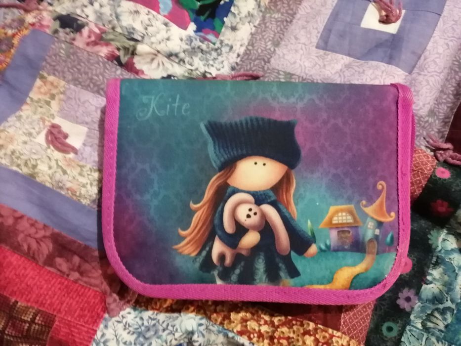 Продам школьный пенал для девочки