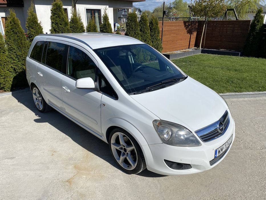 Opel Zafira B  2010r