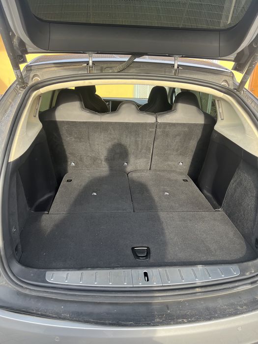 Tesla Model X 75D 2018 року