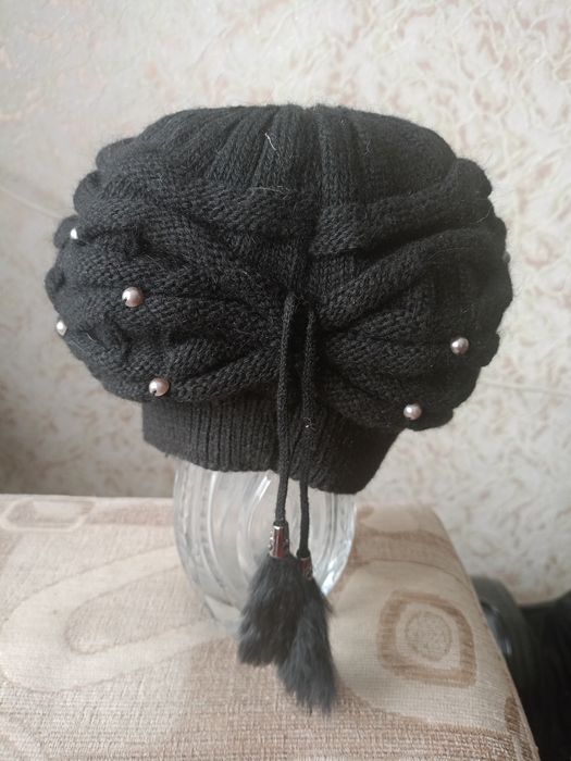 Шапки женские в отличном состоянии