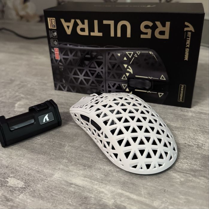 Мишка Attack Shark R5 Ultra PAW3950MAX з карбону бездротова ігрова