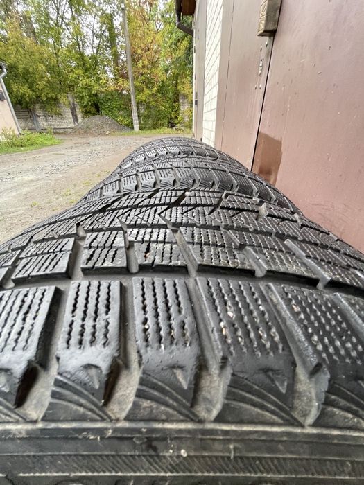 Зимові шини Nexen 235/55 R18, комплект 4 шт., гарний стан
