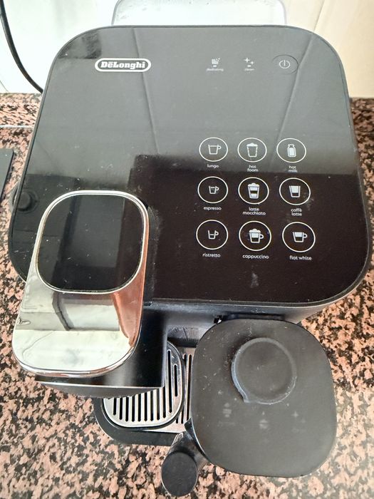 Vendo maquina de cafe Nespresso Delonghi Gran Lattissima