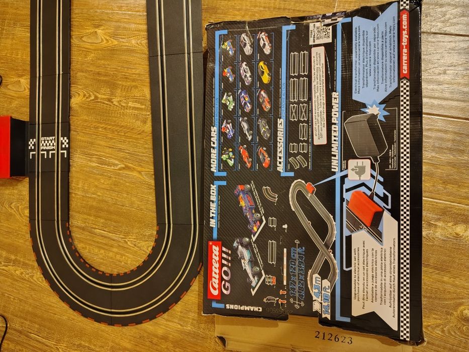 Автотрек Carrera GO!!! Champions F1 - Розширений Набір (4 Машинки, 6 П