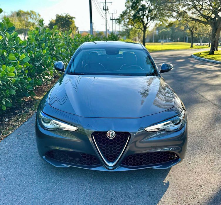 Alfa Romeo Giulia      2018