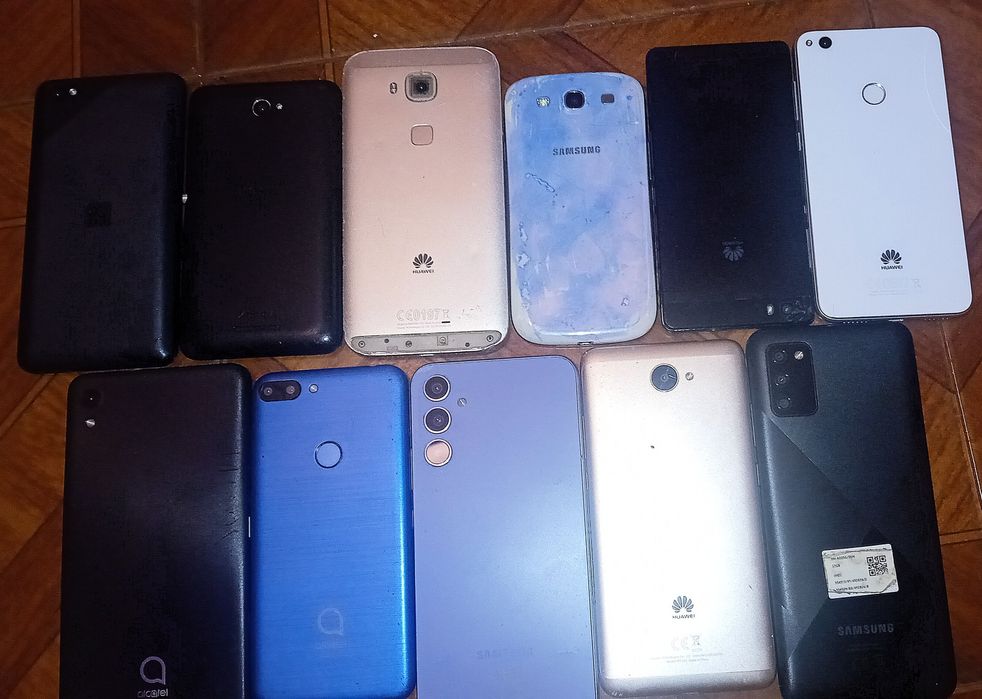 Lote de 10 Telemóveis para Peças / Avariados (Samsung, Huawei, Alcatel