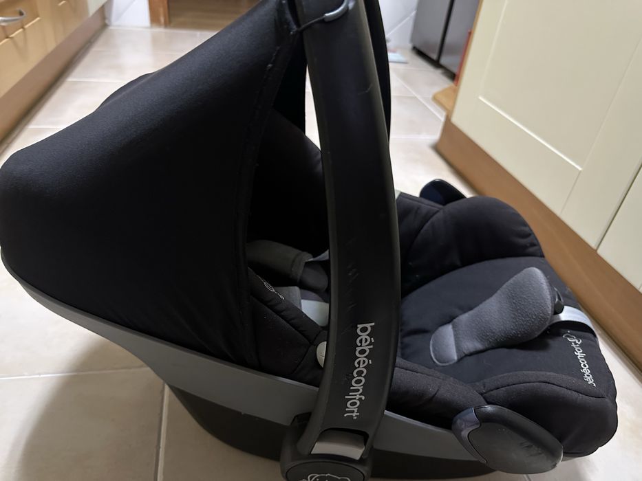 Cadeira auto ovo bebé Confort Pebble + saco cama