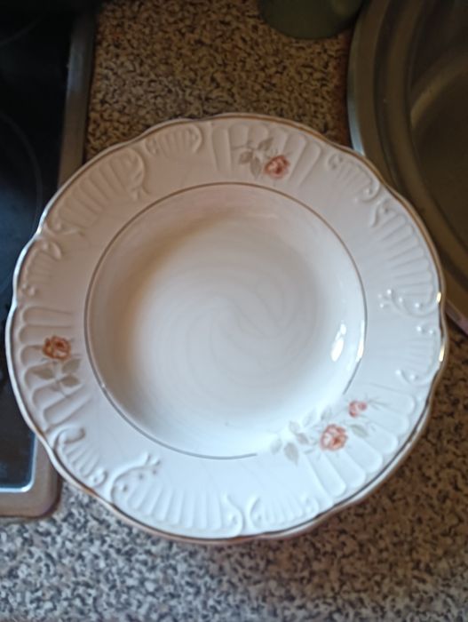 Vendo Pratos antigos