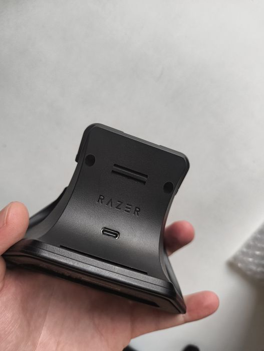 Зарядное / докстанция Razer Xbox, аккумуляторы в подарок