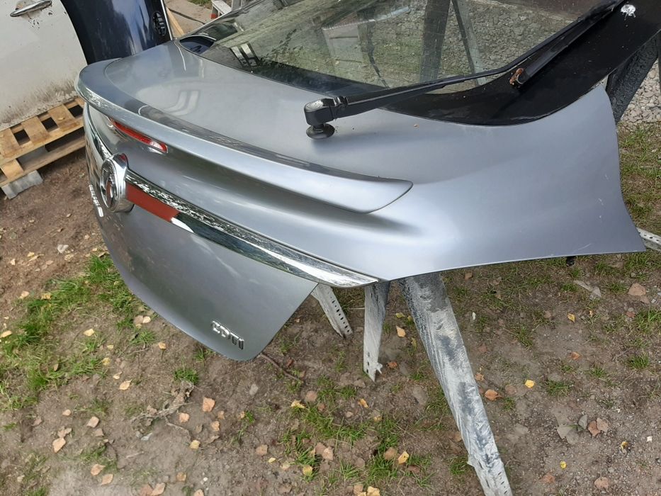Opel  insignia HB klapa tył