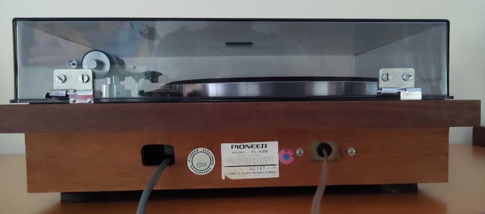 Gira Discos PIONEER PL-A25