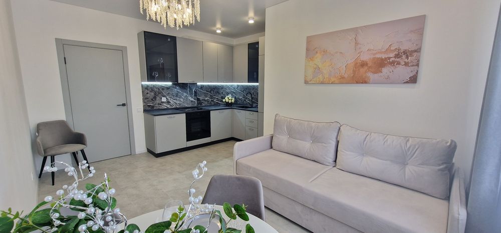 Продам 2 кімнатну квартиру, кухня вітальня та 2 спальні!