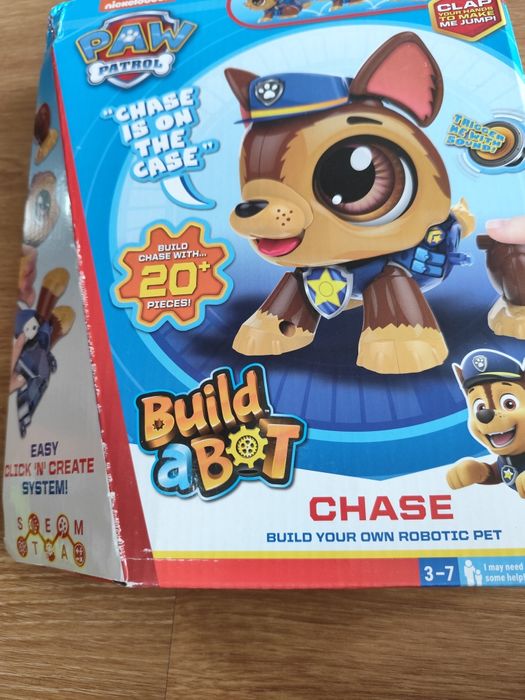 Robot interativo build a bot chase