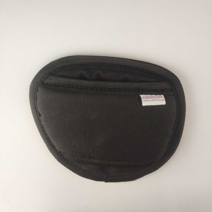 Ochraniacz osłonka nakładka na pas Camicco do fotelika czarny środkowy