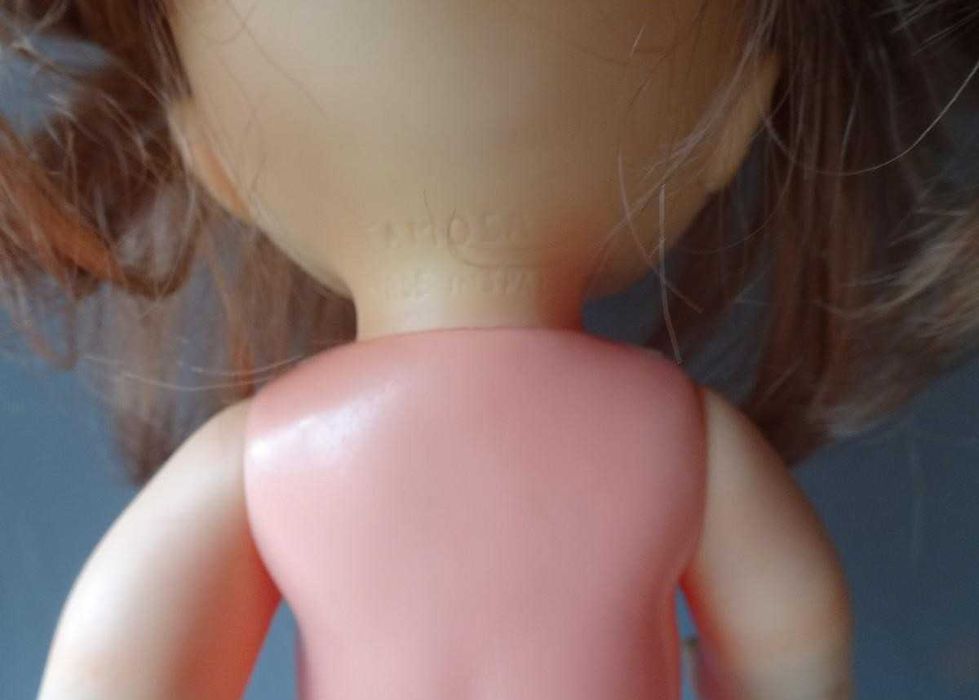 Antiga boneca Milly da Famosa