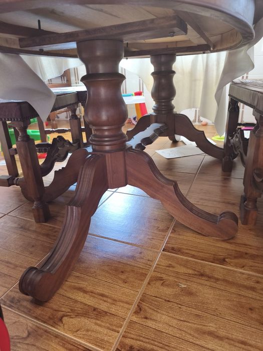 Mesa e cadeiras madeira maciça