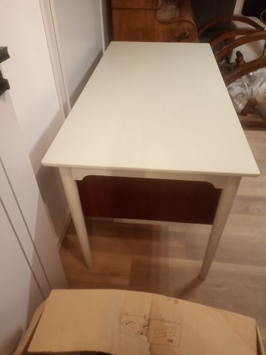 Biurko drewniane z szufladami