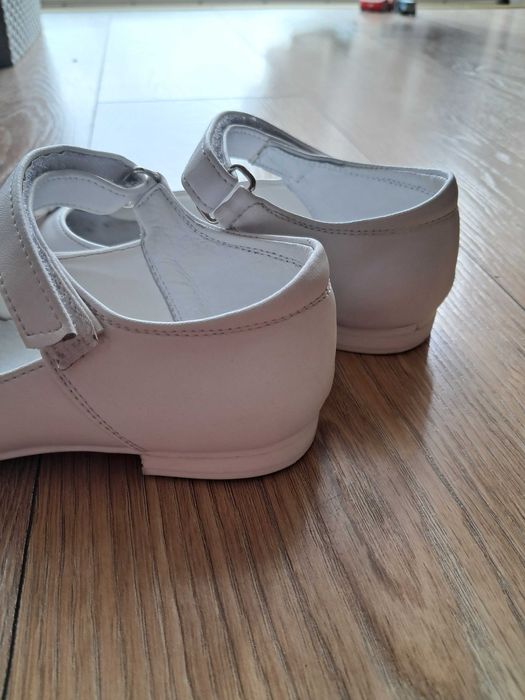 Białe buty komunijne r. 31