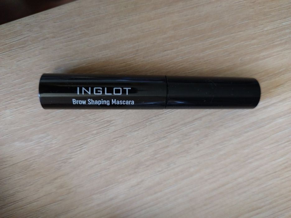Inglot Brow Shaping Mascara modelujący tusz do brwi.