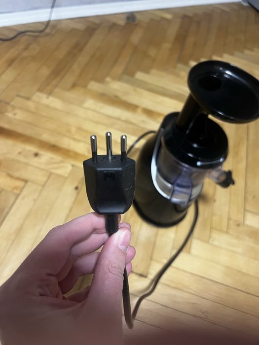 Соковыжималка tristar шнекова