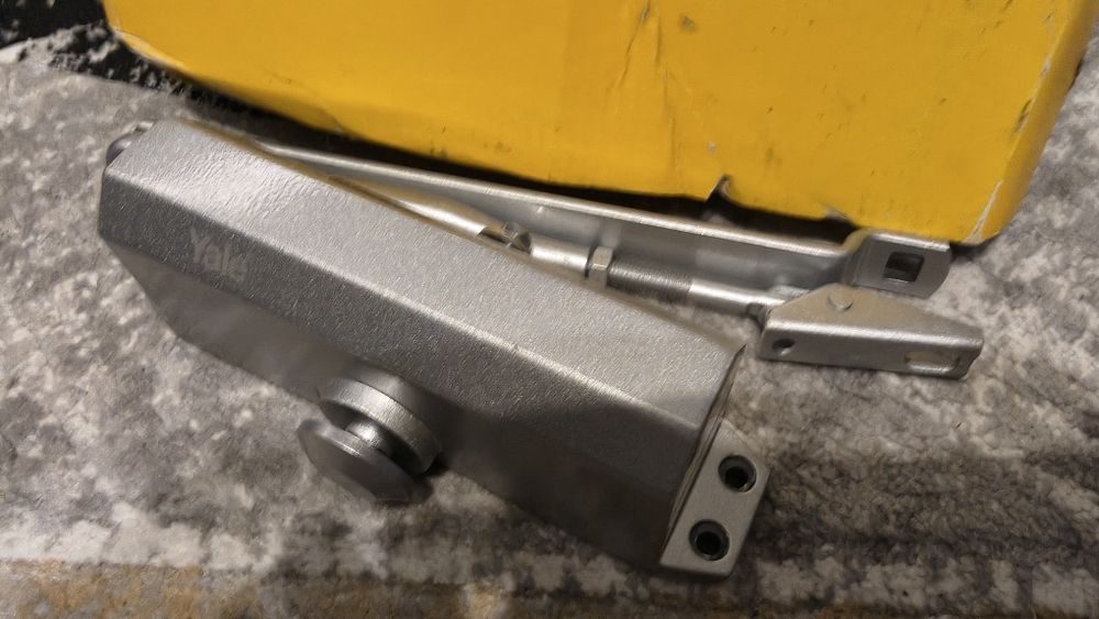 Samozamykacz Yale MP 522 srebrny