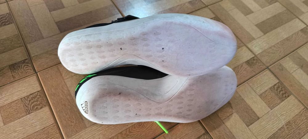 Sapatilhas Adizero - Lançamento de Peso